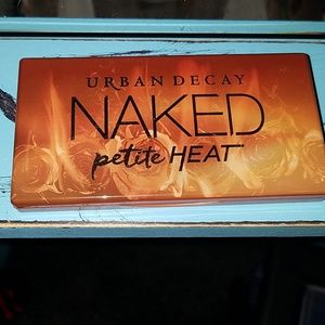 Urban Decay Naked Petite Heat